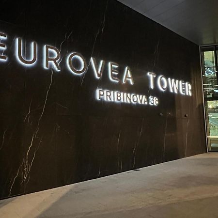 Nikas Eurovea Apartments - Free Parking Братислава Екстер'єр фото