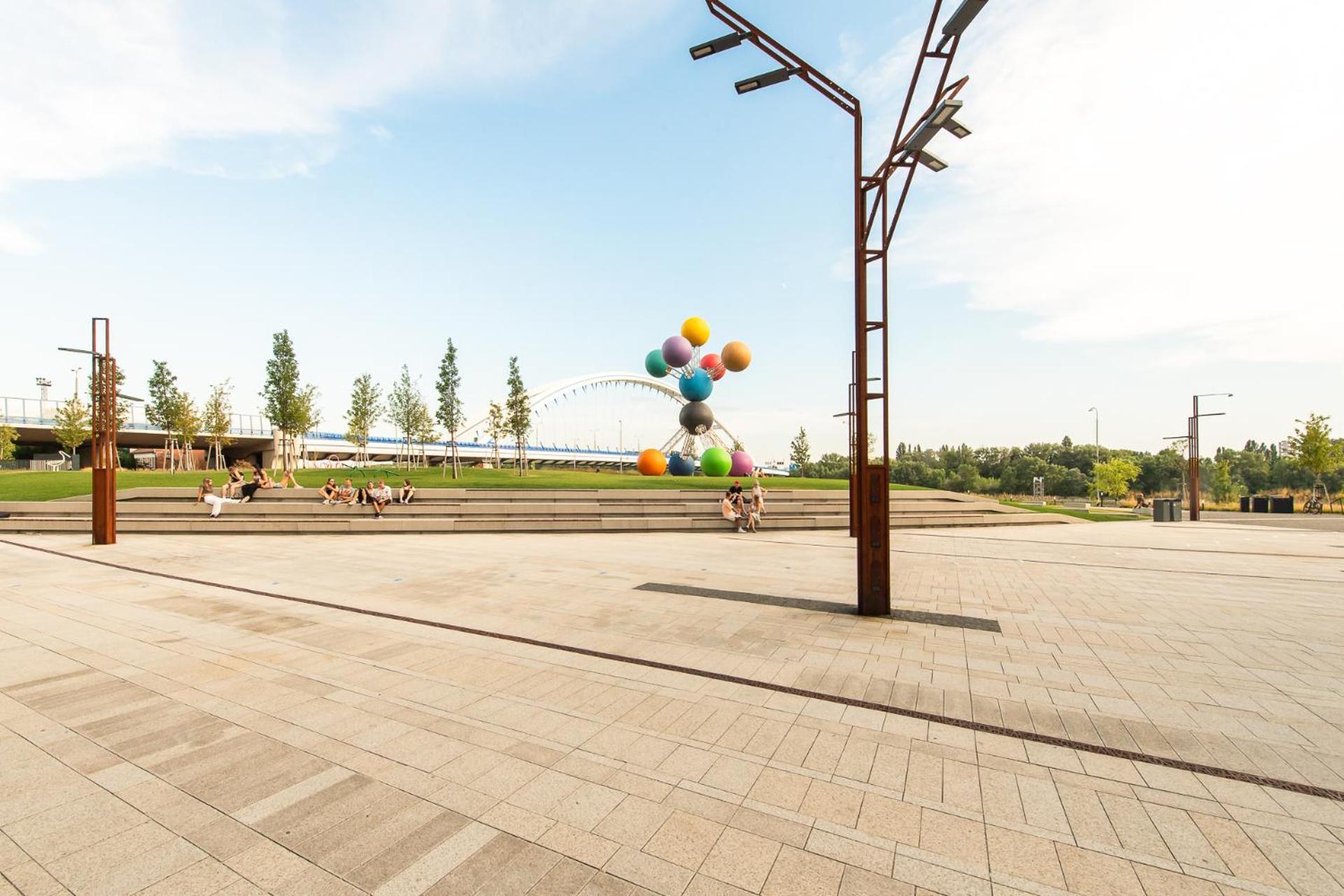 Nikas Eurovea Apartments - Free Parking Братислава Екстер'єр фото