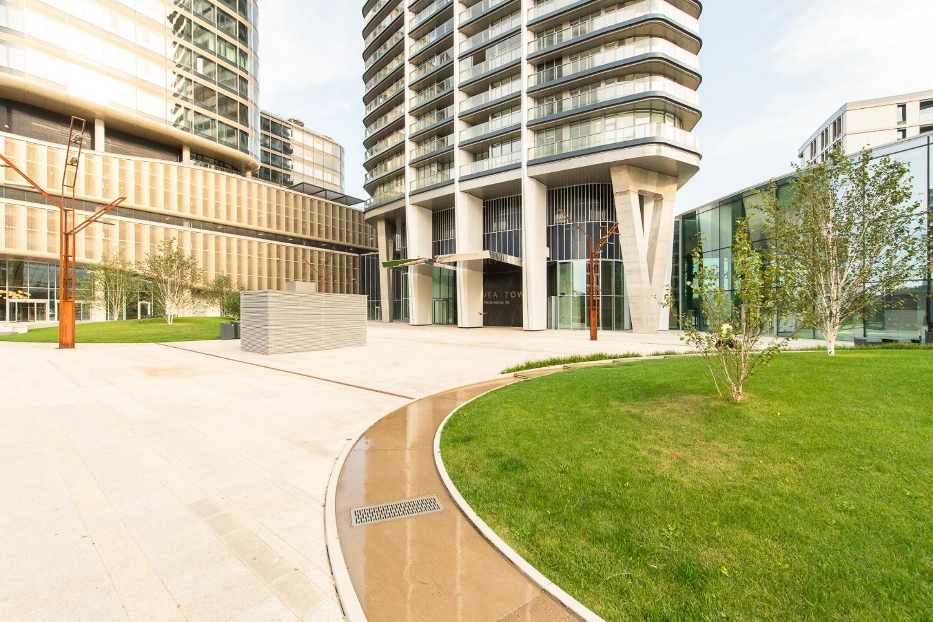 Nikas Eurovea Apartments - Free Parking Братислава Екстер'єр фото