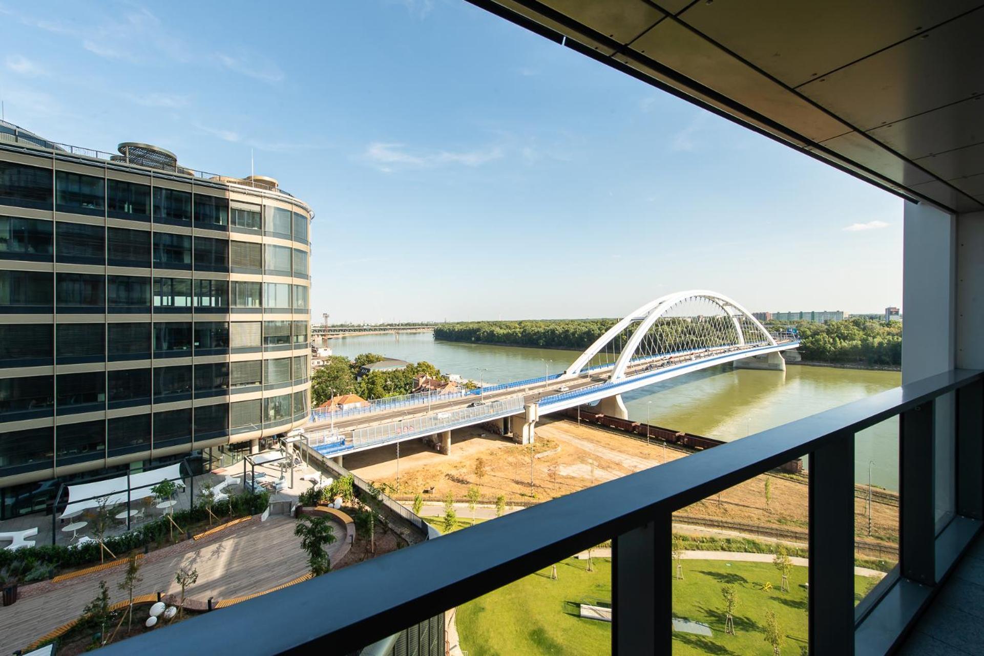 Nikas Eurovea Apartments - Free Parking Братислава Екстер'єр фото