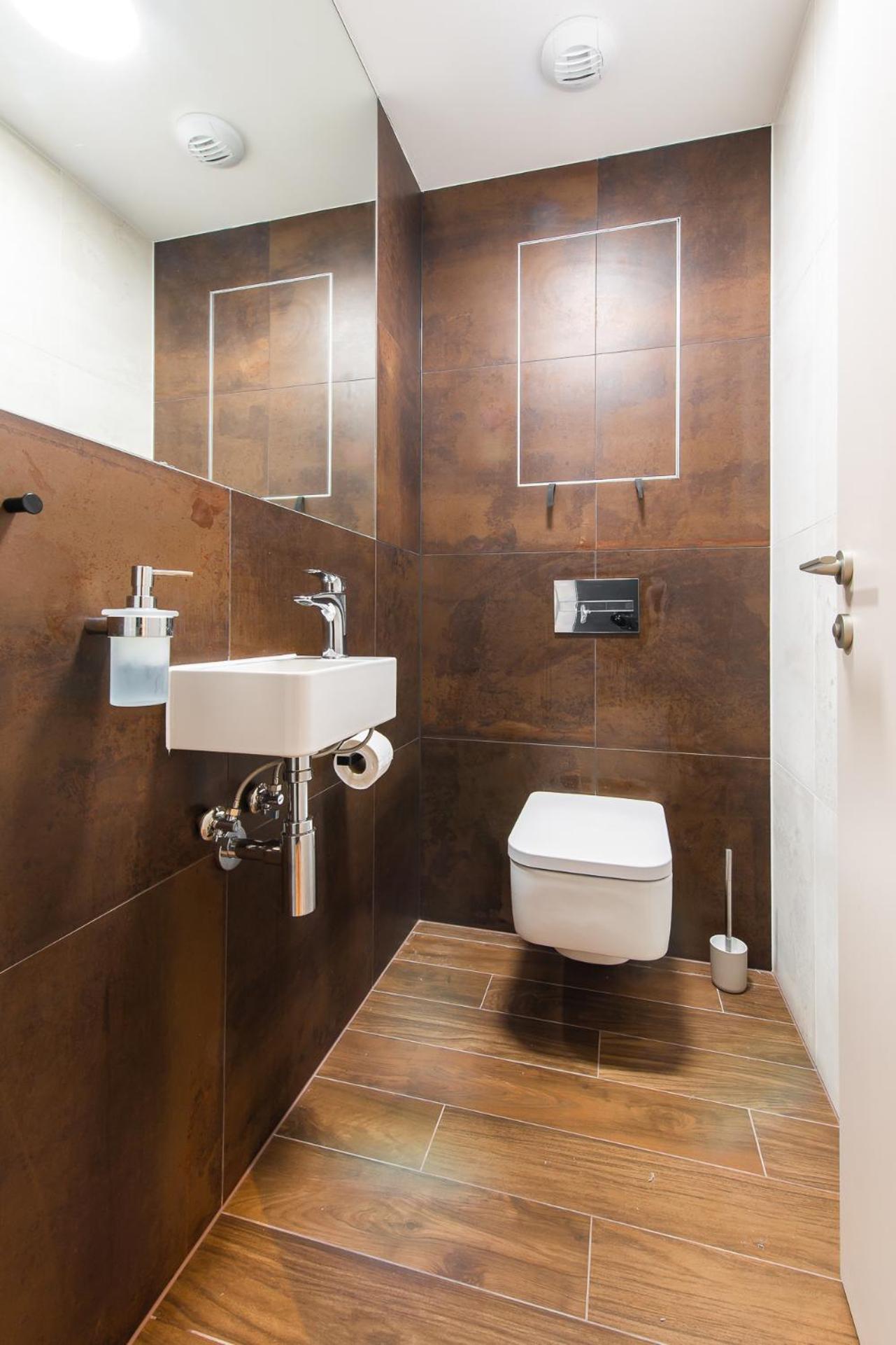 Nikas Eurovea Apartments - Free Parking Братислава Екстер'єр фото